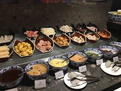 自助取餐区-BLU 全日制餐厅(上海安曼纳卓悦酒店)
