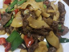 -牛八宝桂林米粉(八里庄店)