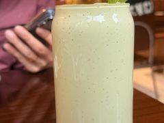 牛油果苹果果昔-WOKKA by艮上(中海环宇荟店)
