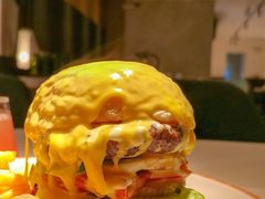 瀑布芝士牛肉汉堡-阿妮叶李(光谷世界城店)