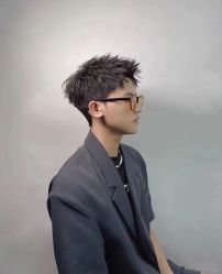 -诗悦发型烫染SALON