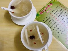 雪耳淮山清补凉-明记凉茶店(安富街店)