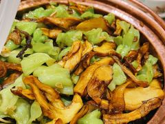 牛肝菌焖饭-朱家小厨(红塔西路店)