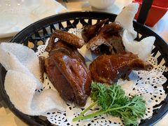 秘制脆皮乳鸽-避风塘(百联奥特莱斯广场店)