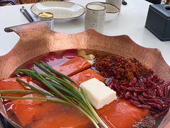 -墨居上隐·院子里火锅(峨眉店)