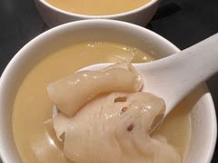 -鲜入唯煮·港式海鲜牛肉火锅(金宝街店)