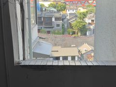 -白象居
