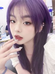 点击看大图 -V8潮牌·接发烫染连锁