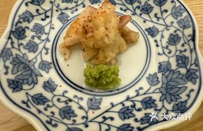 Charcoal-Grilled Live Scallops