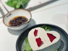 -牛人日志·鲜牛肉骨汤火锅(万科里瑧店)