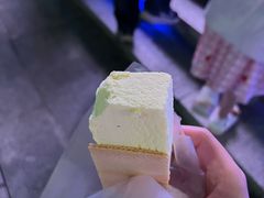 榴莲味-詹爷爷乌节路街头冰淇淋