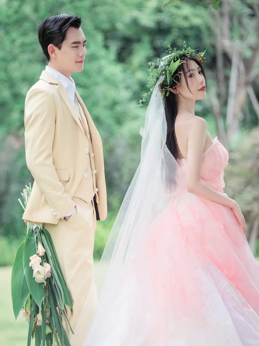 森系花仙子婚纱照是心动的感觉!