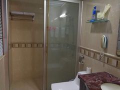 -吾遇酒店(深圳火车站罗湖口岸店)