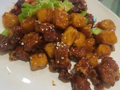 脆茄牛肉粒-肘子酥·天津捞面(德云社店)