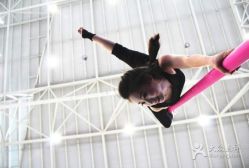 -华翎国际钢管舞培训