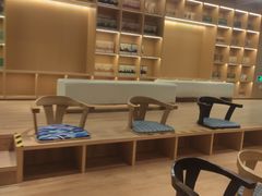 -漕河泾街道图书馆(漕河泾社区文化活动中心店)