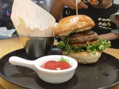 芝心手打牛肉堡-龙治汉堡(中华城店)