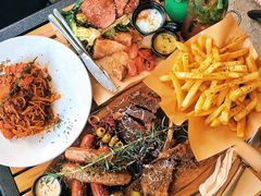 -Mark&Mars Restaurant