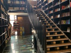 -钟书阁(松江泰晤士小镇店)