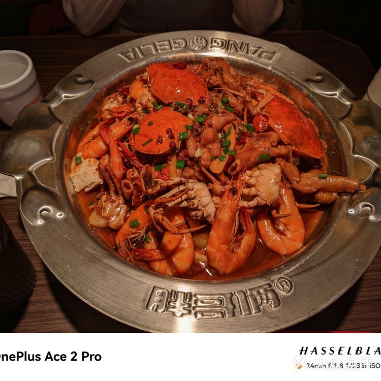 0元玩转这座城在胖哥俩肉蟹煲尝试了他们的虾蟹堡