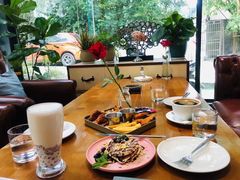 -桉树林A coffee 森林餐厅(三圣乡店)