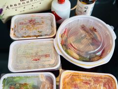 -丝路天山酒店(国际大巴扎店)