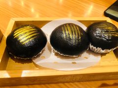 黑金流沙包-粤域茶餐厅