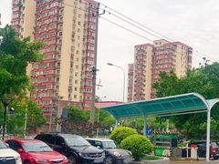 -枫蓝国际购物中心-地面停车场