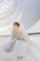 -Lady  Jane高端婚纱礼服馆