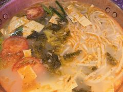 -洱火云南酸菜牛肉火锅(石景山当代商城店)