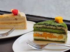 芒果抹茶奶油奶酥蛋糕-black rainbow coffee