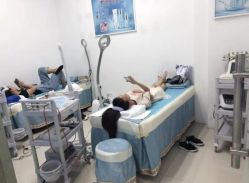 -苗方清颜专业祛痘