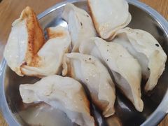 -黄阿姨锅贴大王(万航渡路店)