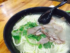 -志权牛肉面(灵山路店)