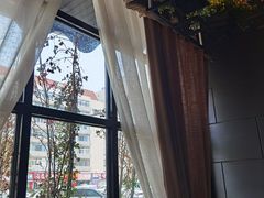 -愉肴麻辣香锅(中山路店)