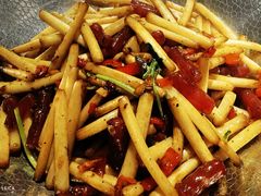 广式香肠炒花生芽-稻园谷庄鱼头泡饭·锅气小炒(兴业路店)