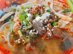 鸡块螺蛳粉-中央财经大学-食堂