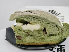 宇治红豆乳酪软欧面包欧包-野上麦田(中贸广场店)