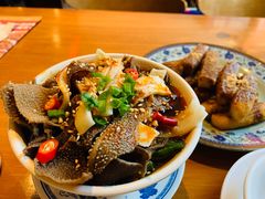 -炉小二铜锅牛蛙•川湘菜(三里屯店)