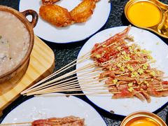 -何妹湿辣牛肉·粤式烧烤砂煲(桂雅路店)