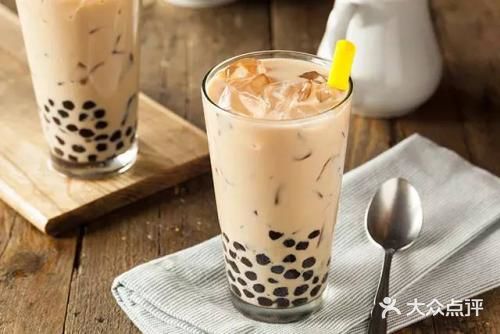 我知道有很多人喜欢喝珍珠奶茶,以前我也喜欢喝