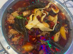 -晓彭肥肠鸡·泡椒鸡火锅(水木天地店)
