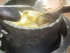 野生菌石锅土鸡-蘑界·野生菌火锅(深业上城店)