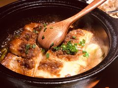 石锅海鲜酿豆腐-坛宗剁椒鱼头(河西王府井店)