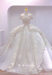 -HANSA韩纱婚纱礼服·龙凤褂·西装设计师集合店