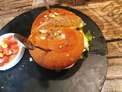 -HIGH FIVE哈福手工汉堡(桂林路店)