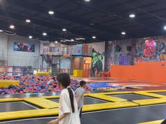 -极限Jump蹦床·新潮玩运动世界·室内乐园·团建·派对中心