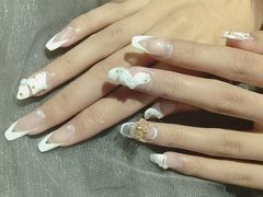 -群丽化妆摄影美甲纹绣培训学校