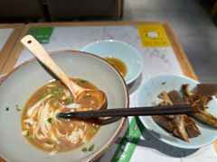 招牌牛大骨圆粉-百春原湖南牛肉粉(百联世纪店)