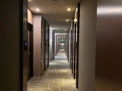 -潮漫酒店(北京通州环球度假区临河里地铁站店)